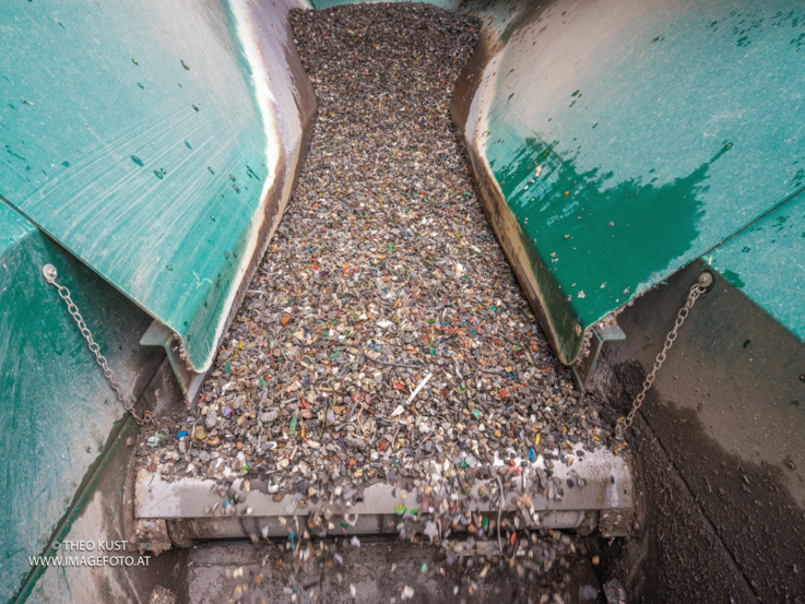 Vibrationsförderrinne mit Elektro-Shredder