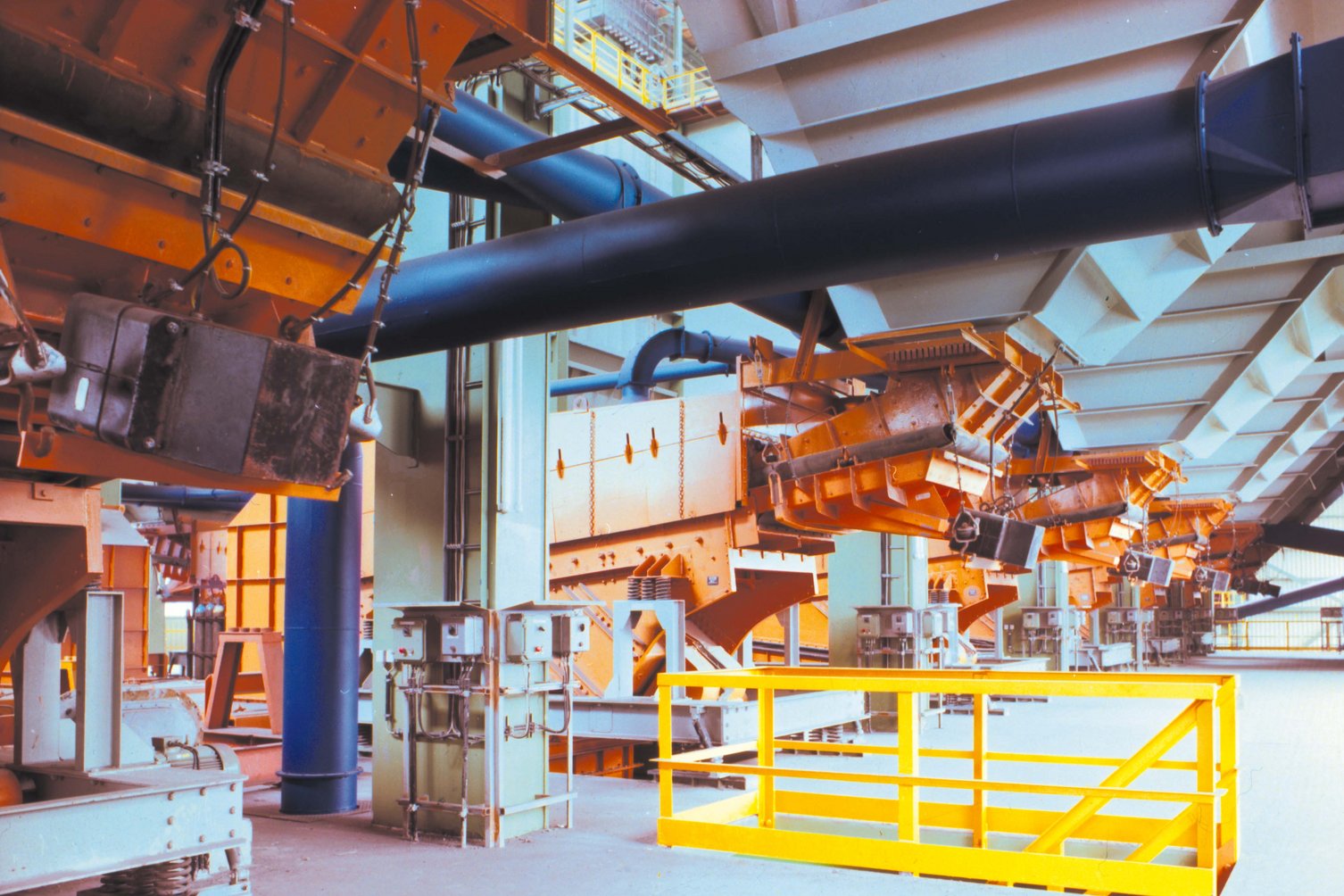 Vibrationsförderrinne mit elektromagnetischem Antrieb