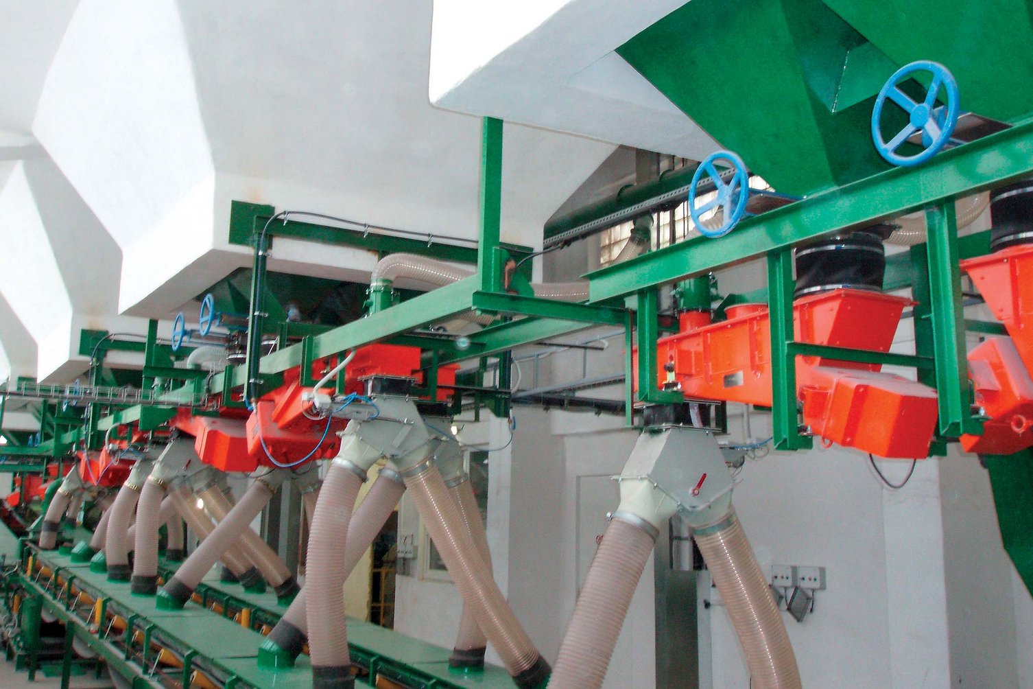 Vibrationsförderrinne mit elektromagnetischem Antrieb