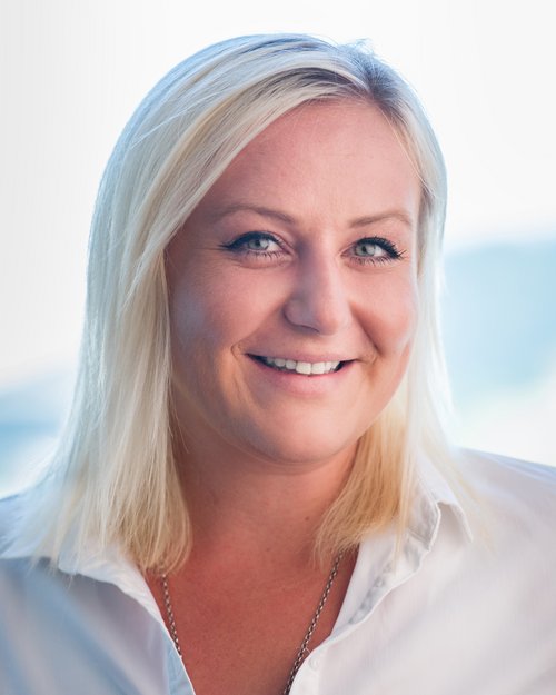 Angelika Bayer Angelika Bayer