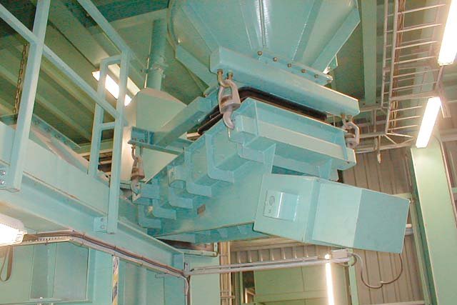 Vibrationsförderrinne mit elektromagnetischem Antrieb